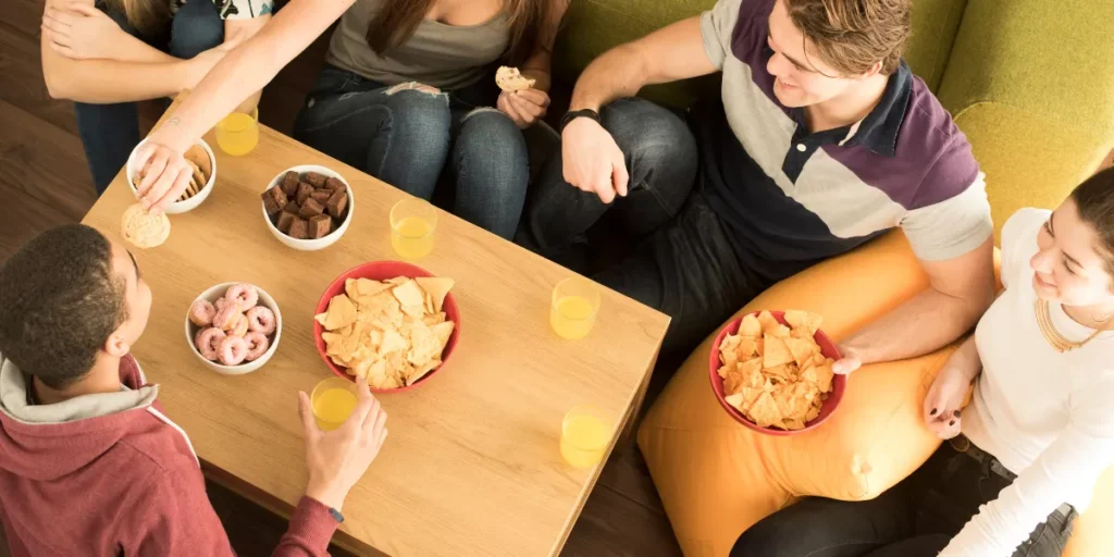 Low-Calorie Snacks You’ll Actually Enjoy Low-Calorie Snacks You’ll Actually Enjoy